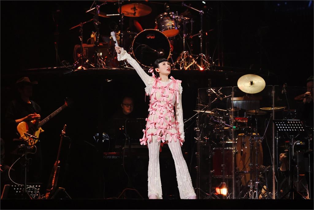 最大彩蛋！魏如萱開唱「3大咖歌手」突現身　那英霸氣誇獎：全台灣唱最好