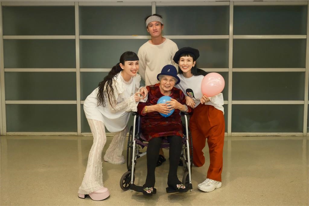 最大彩蛋！魏如萱開唱「3大咖歌手」突現身　那英霸氣誇獎：全台灣唱最好