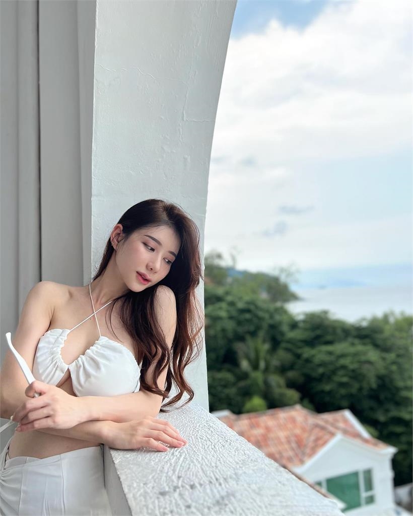 網紅家家「小可愛蹦開」暴紅!夏日比基尼照洩雪白肌網暈:有仙女