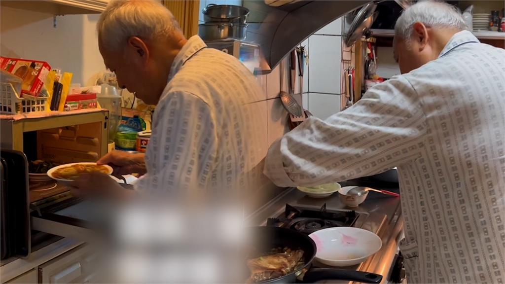 上一秒餐桌還是空的！阿公化身食物魔法師　「變出9菜2湯」溫暖網