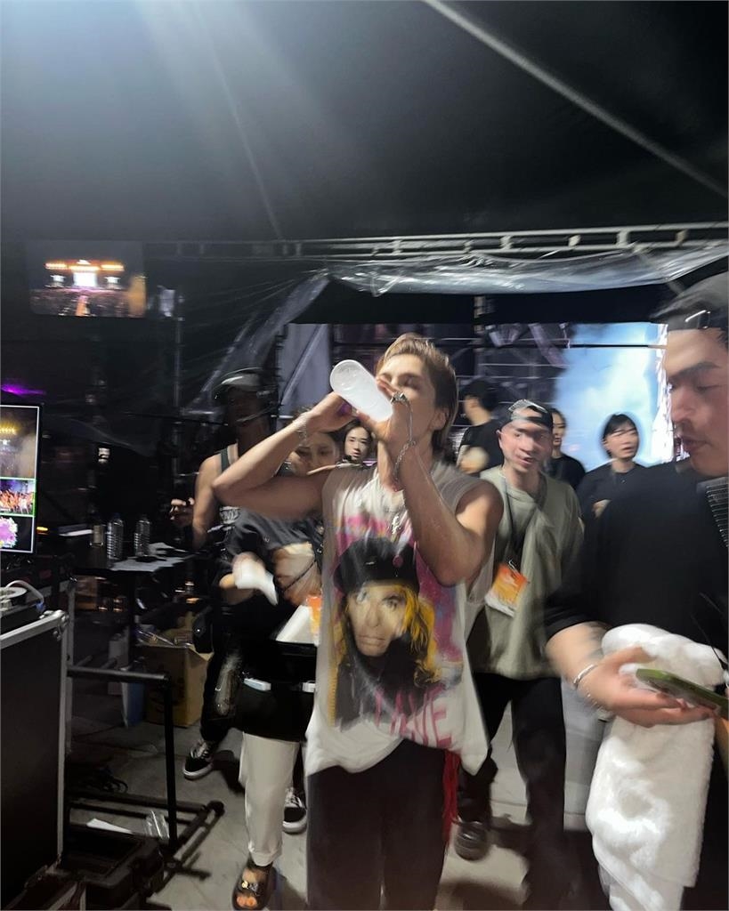 BIGBANG太陽秀精壯手臂！嗨喊「好想你們台灣」曝6年前承諾