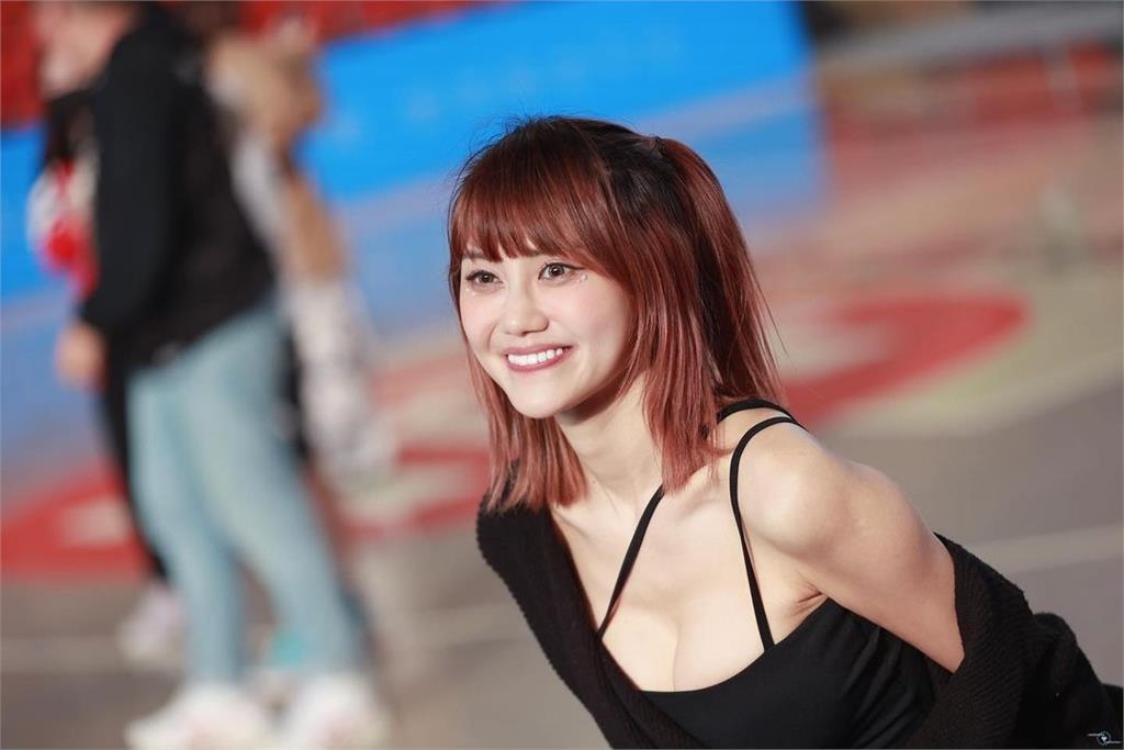 燃燒2年!「電豹女」總監豆芽無預警宣布退團…她親揭離職原因:很遺憾