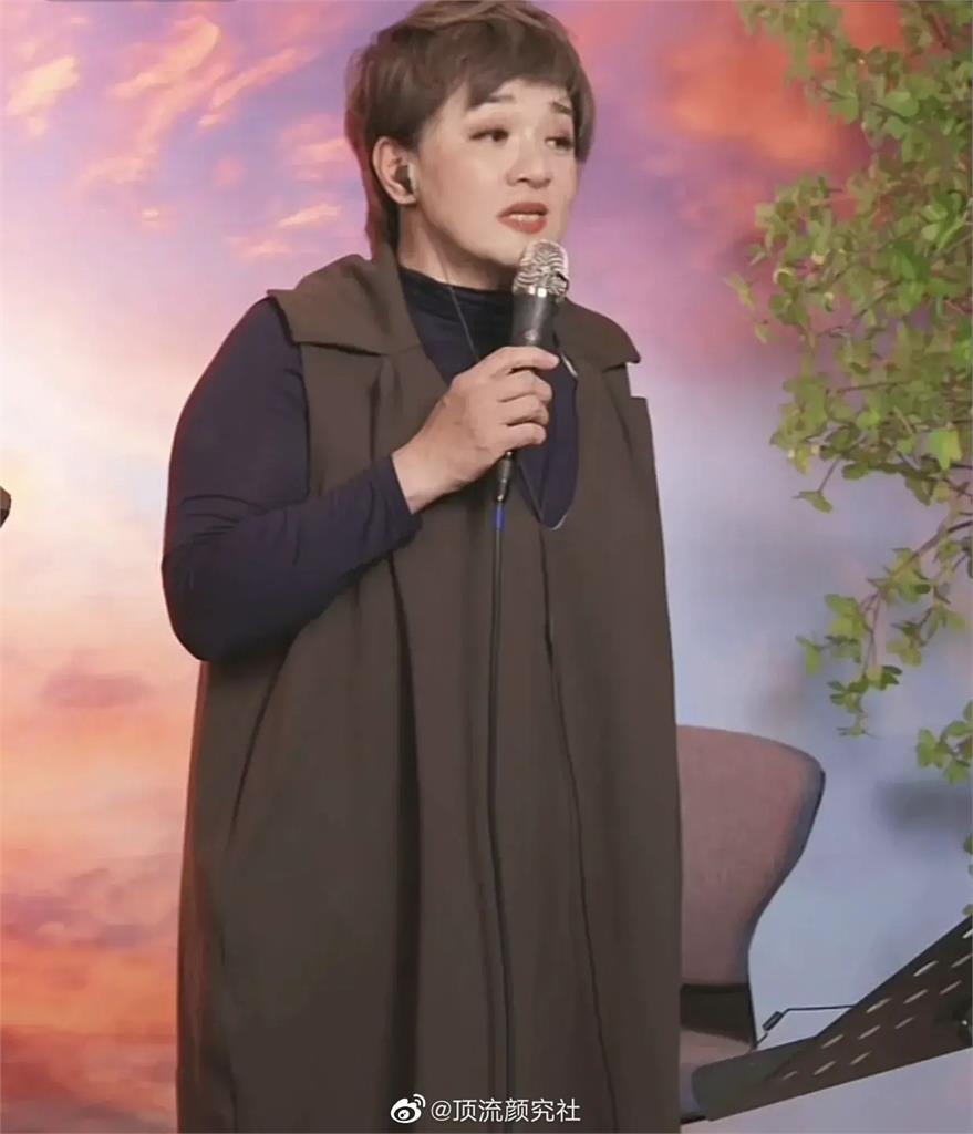 「毒舌評委」柯以敏直播教學遭酸民爆粗口!現場怒嗆:我不會放過你的