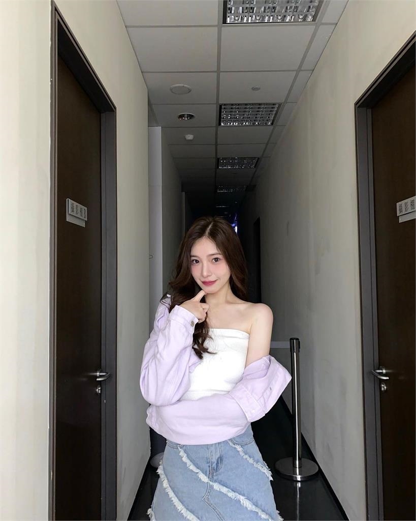 李㼈「校花級女兒」新動向曝光!親揭絕美定裝照將加入「她們」