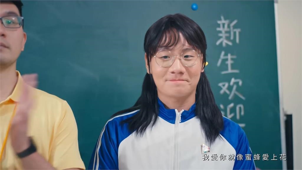 降肉再出招！阿翰新作自創情歌　一人分飾兩角男女合唱網讚：太有才