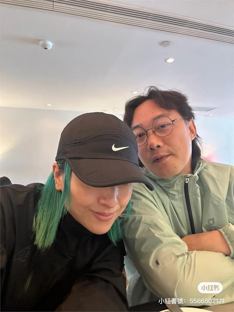 陳奕迅老婆「換頭」甩婚變!夫妻咖啡店約會「0濾鏡生圖」震驚網:好正