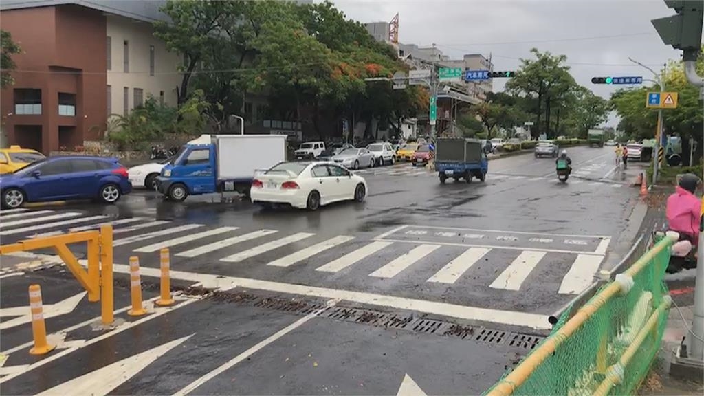 對流旺盛　強降雨　台南小東路地下道一度積水20公分