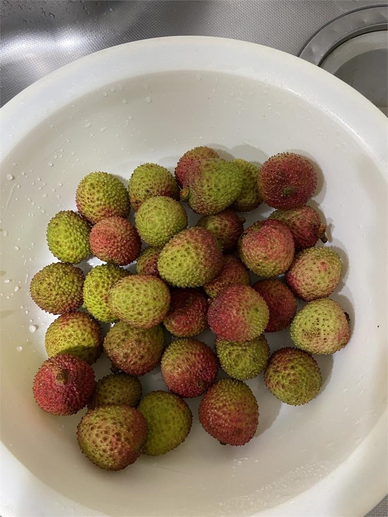 荔枝不小心買太多擔心不耐放?她曝「簡單5步驟」輕鬆保存7天也不壞