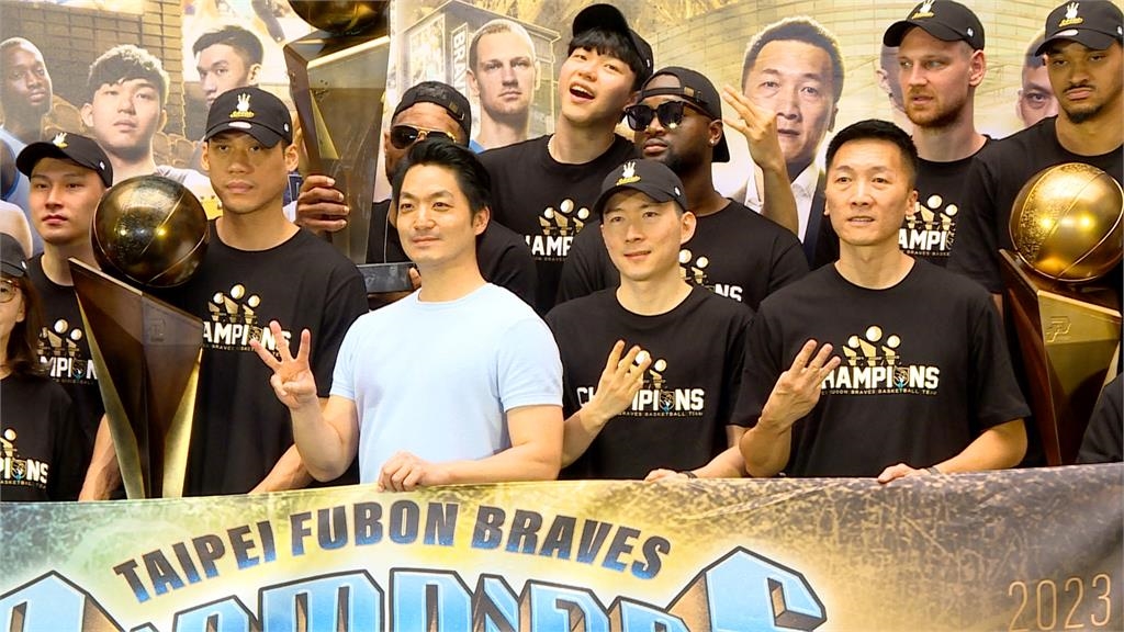 台北富邦勇士奪PLG三連霸！　封王遊行球迷同樂