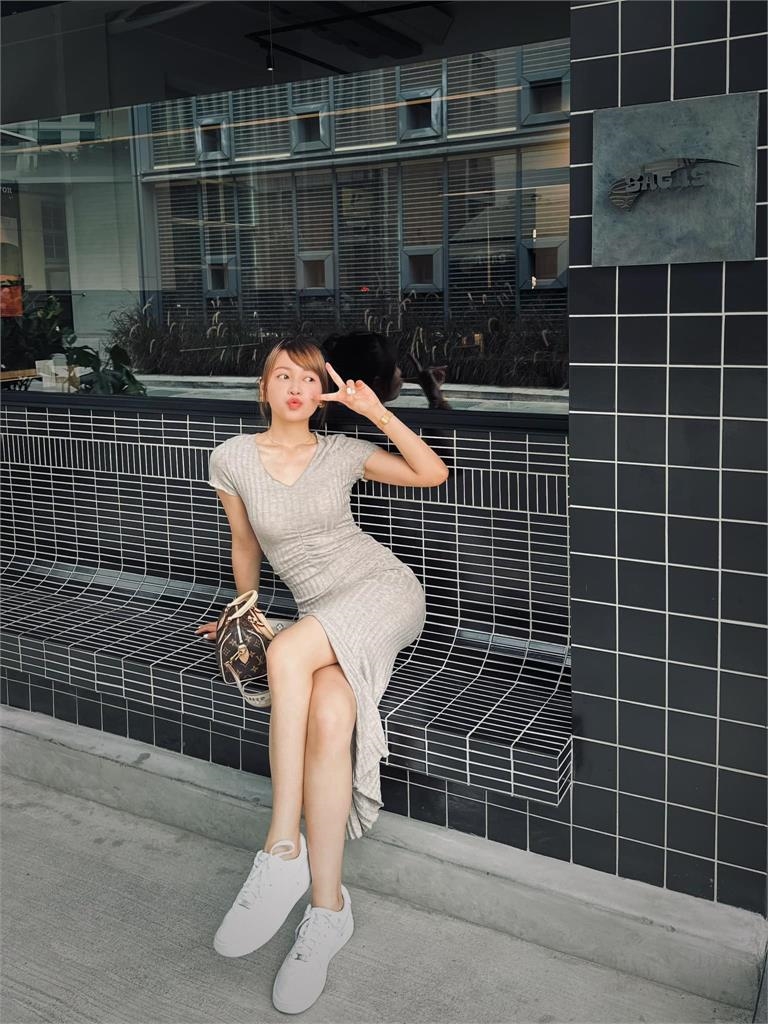 《市井豪門》謝京穎緊身洋裝辣翻!側身洩「傲人起伏」胸前還藏小心機