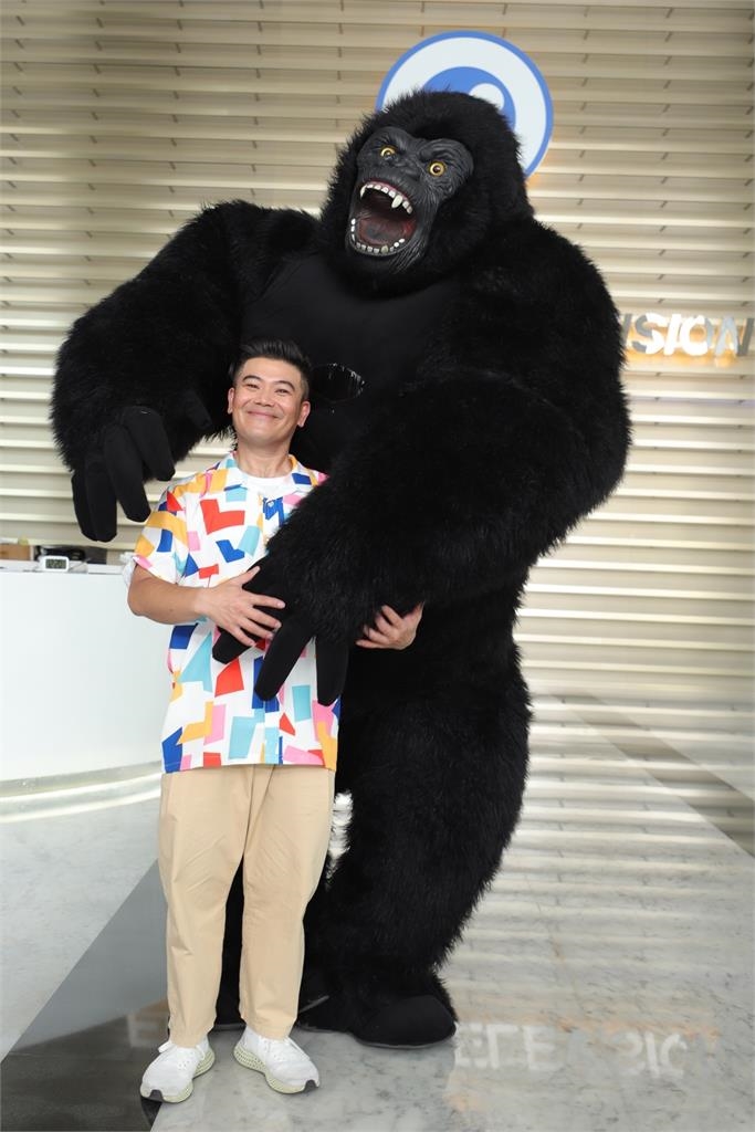 最火紅的金剛陣頭跳進8點檔《市井豪門》和12位演員共舞引起熱烈迴響