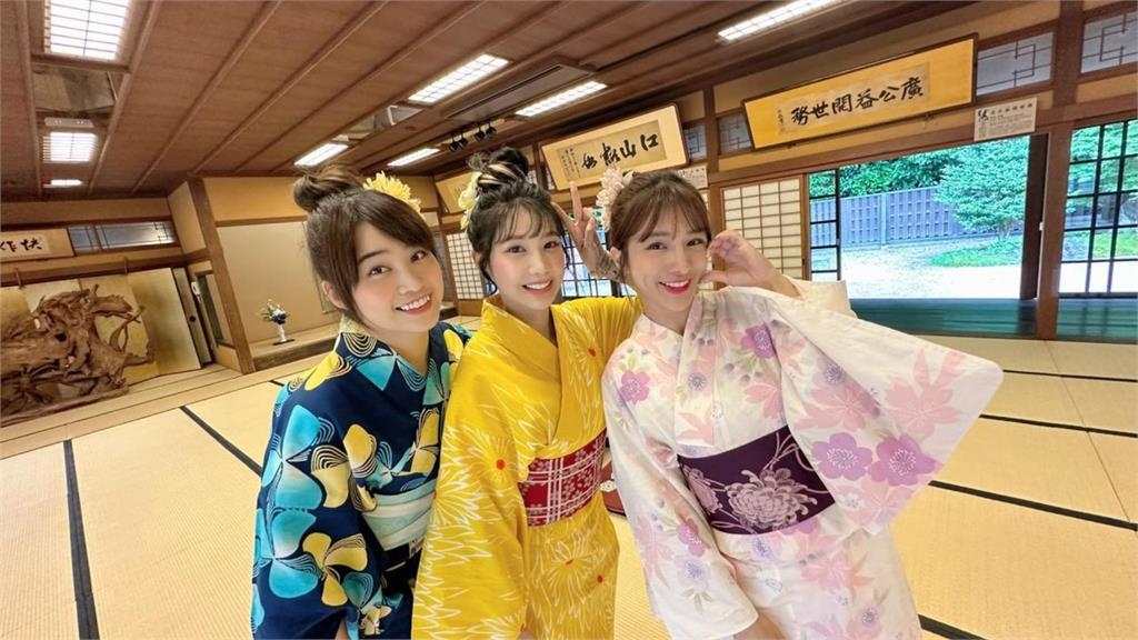 筠熹披白紗藏不住喜悅　深V禮服大秀「傲人曲線」辣暈網：全場最美！