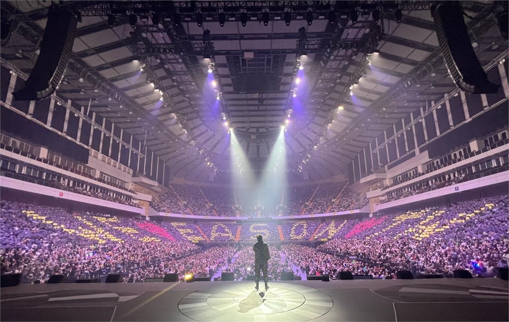 陳奕迅演唱會「被迫下跪」畫面流出?直擊「歌迷1舉動」吐心聲:後會有期