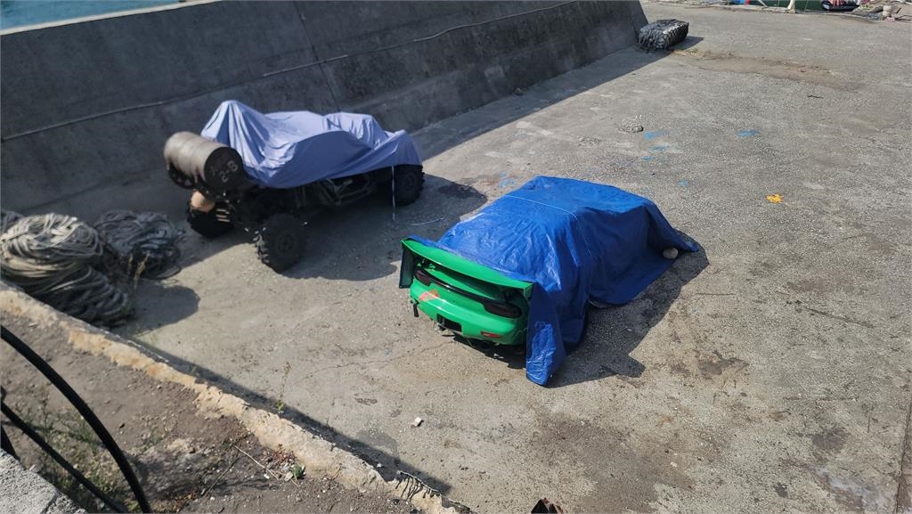 快新聞／「韓哥」到基隆大武崙拍電影！　粉絲捕捉跑車、與女演員擁抱畫面曝光