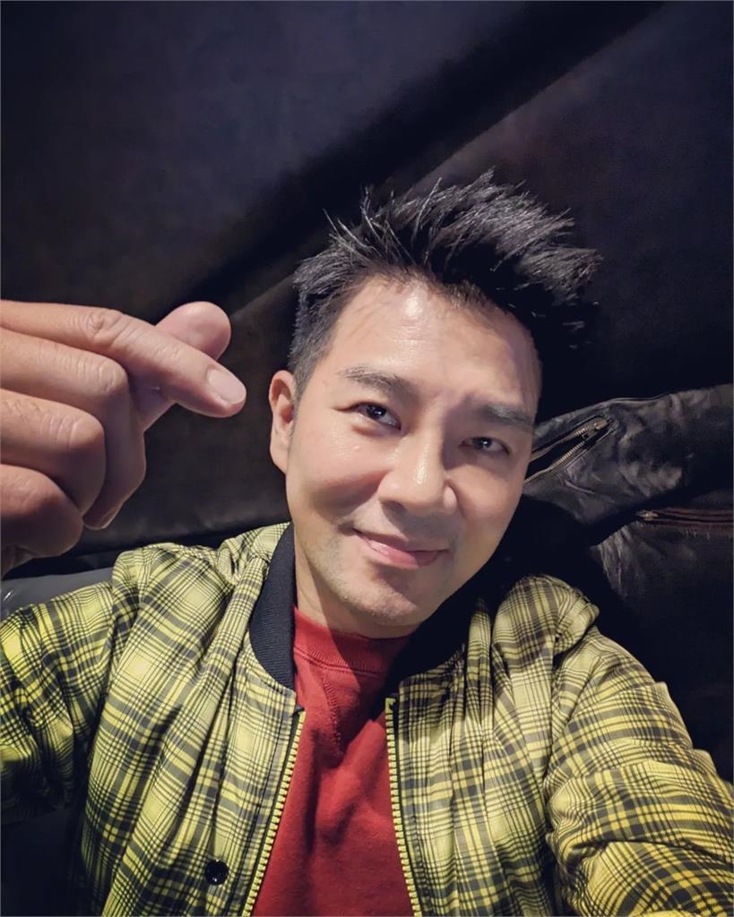 45歲江祖平公開戀情!曬照甜喊「謝謝老公」 男方真實身分揭曉