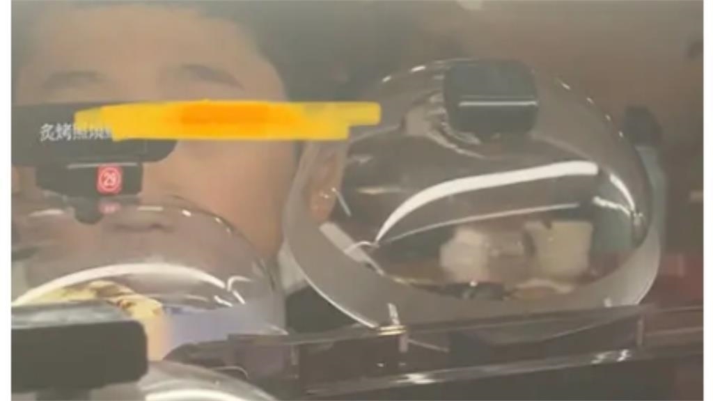 壽司郎翻版?台中傳屁孩「連吐5盤壽司」父母也不管 畫面流出網怒了 壽司郎翻版?台中傳屁孩「連吐5盤壽司」父母也不管 畫面流出網怒了
