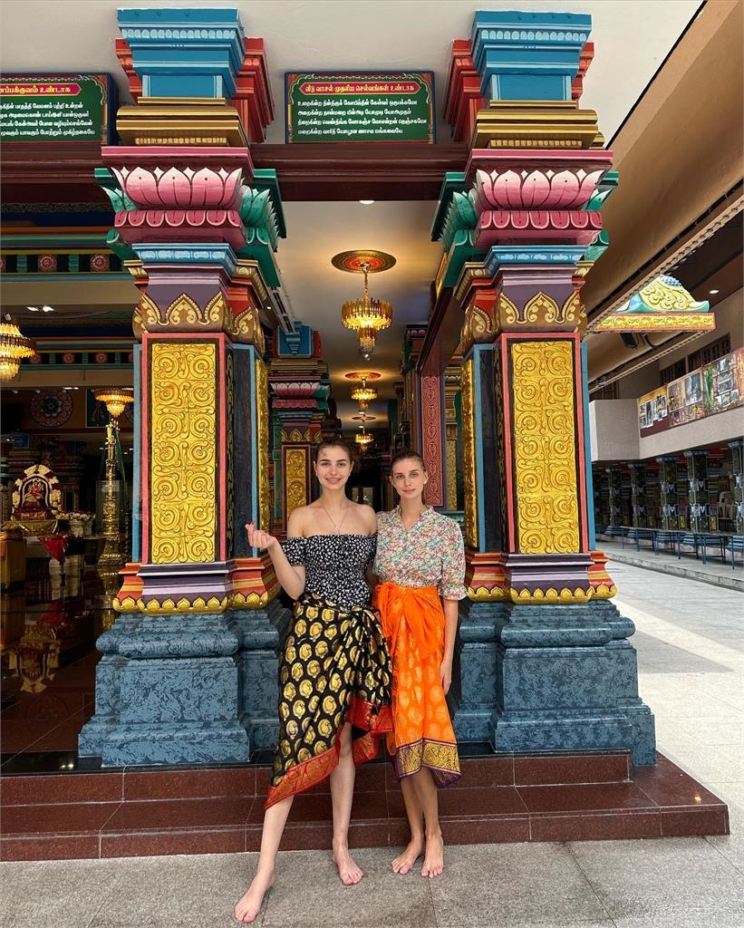 網紅佳娜「親妹正面失守了」！曬不設防「全紅泳衣」辣翻網