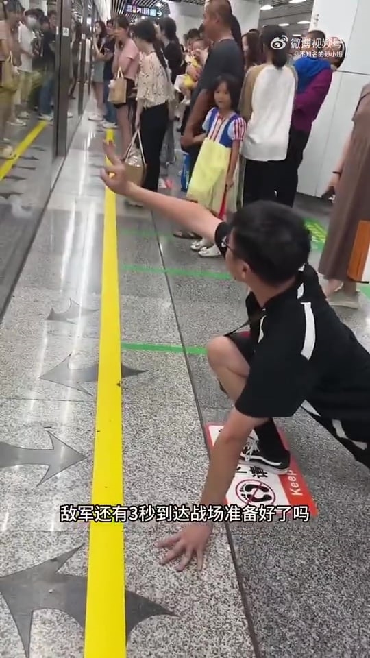 中二男「搞怪搶座位」挨轟丟臉！19秒後結局反轉　網揪亮點喊：謝謝她