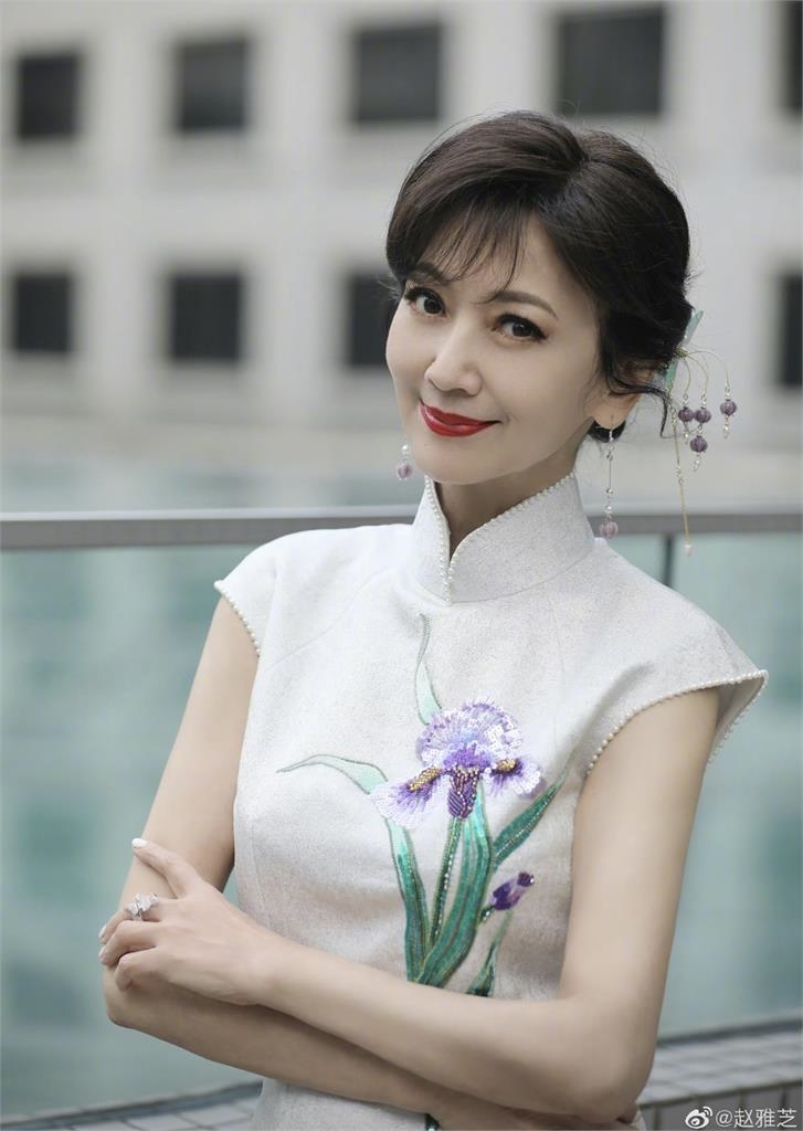 趙雅芝身材與臉蛋保養令人讚嘆! 網友驚呼:「年近70像30」怎麼辦到的