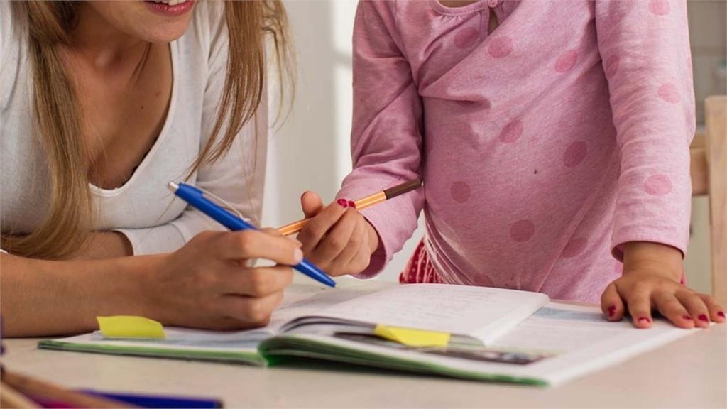 小三而已！國小生暑假作業「1千字讀書心得」他不解開嗆：是在哭？