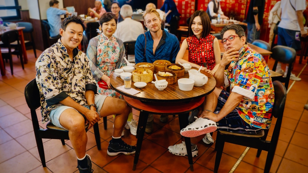 復刻《花樣年華》絕美旗袍! 楊貴媚偕曾莞婷同台走貓步 她痛揭閨蜜中傷往事 