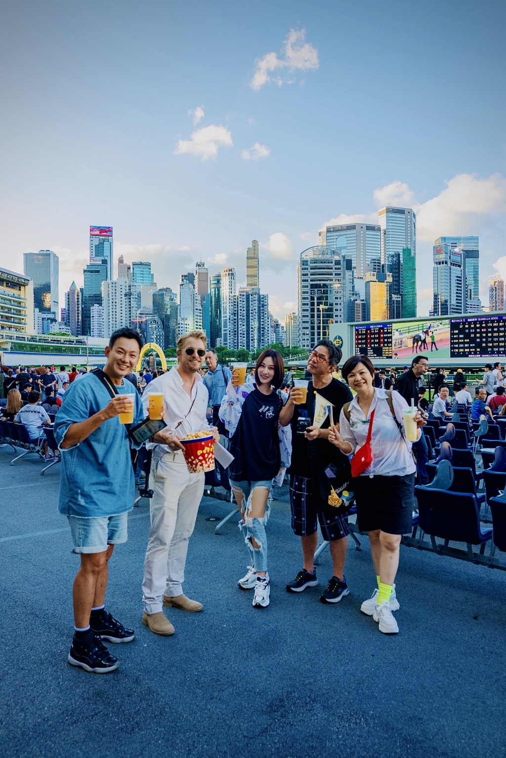 復刻《花樣年華》絕美旗袍! 楊貴媚偕曾莞婷同台走貓步 她痛揭閨蜜中傷往事