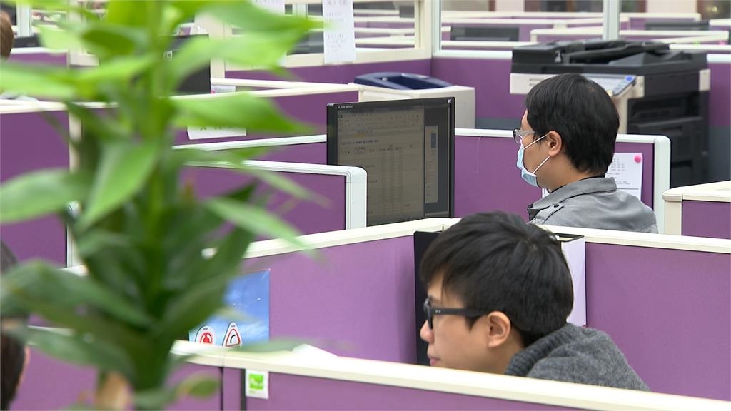 台灣去年國人平均年所得創新高 前三名是「這些」族群