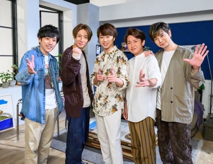 日本天團「嵐」休團近3年！二宮和也「轉行當外送員」40歲滄桑真面目震撼網