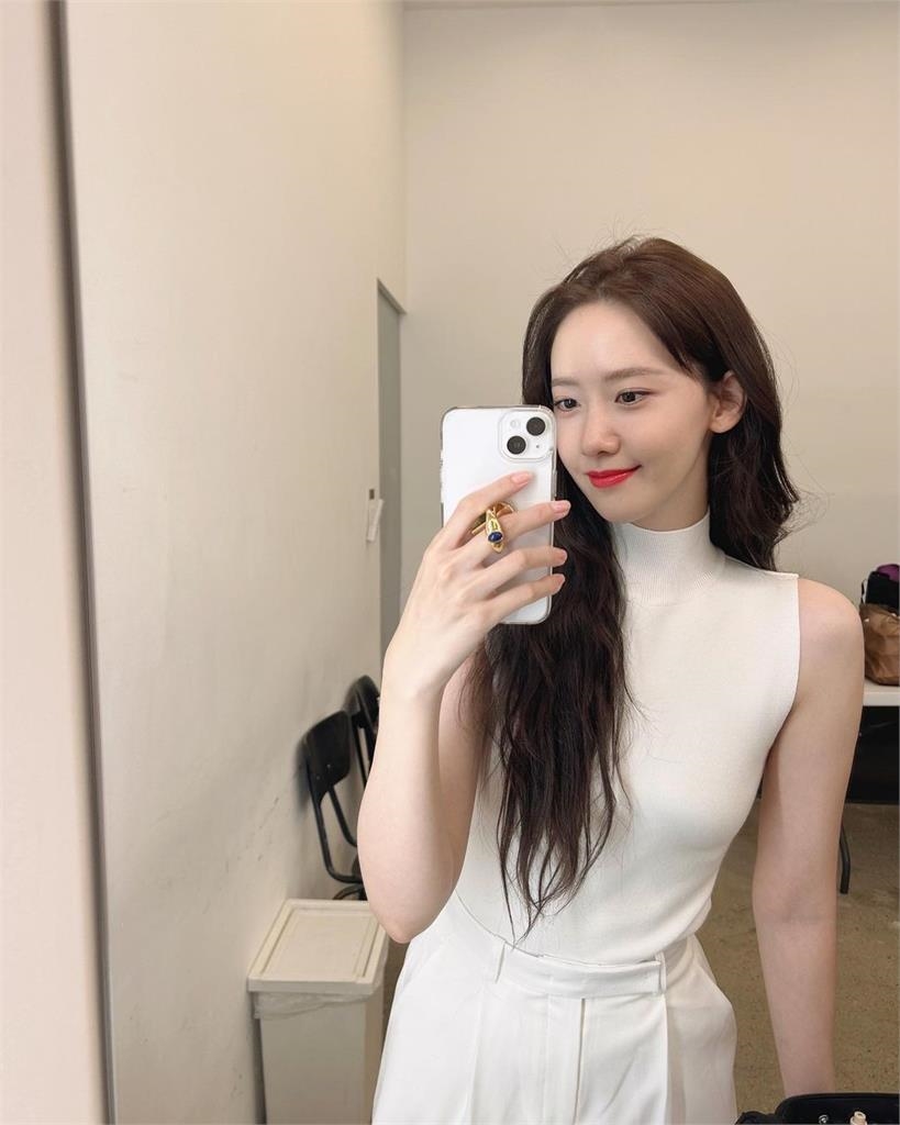 徐薇33年前婚紗照「撞臉潤娥」!超帥老公有明星臉畫面曝驚豔全網