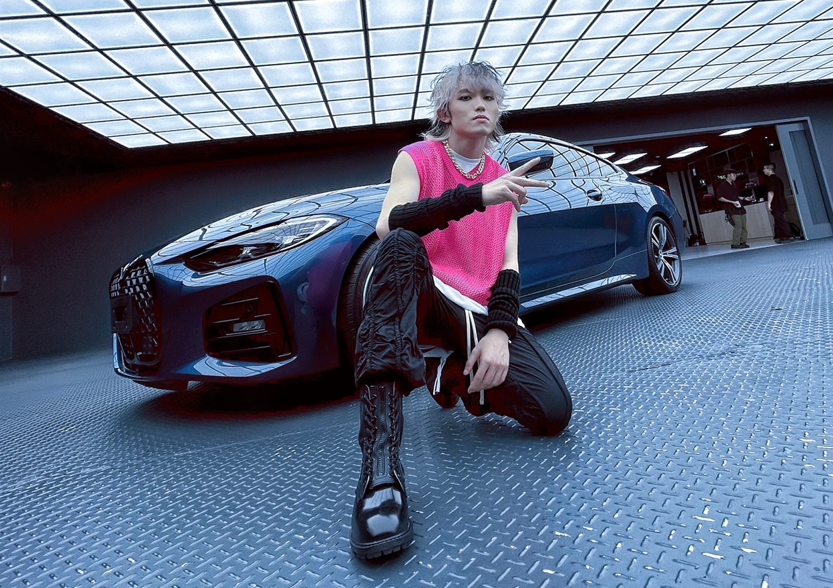 選秀冠軍蔡宜軒熬磨10年赴韓取經推舞曲《SWAG》! 天團辰亦儒驚喜獻祝福!