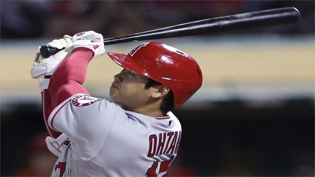 吉祥物「費納寶」挑釁大谷 大聯盟官網稱「傳奇相遇」