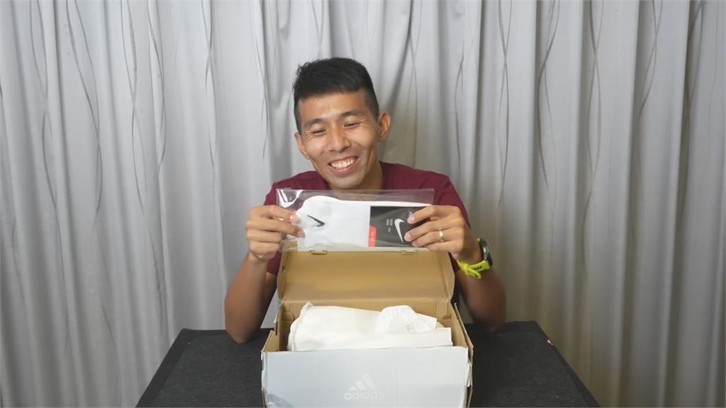 網購假鞋多!跑步教練測評真假鞋 怒轟:鞋底硬的跟屎一樣