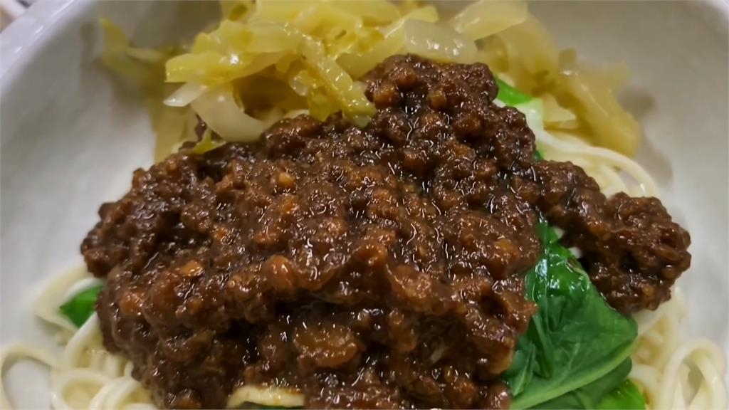 台灣趴趴走／老台北人才知的隱藏版餐廳美食！上海炸排骨與總統包子好吃！