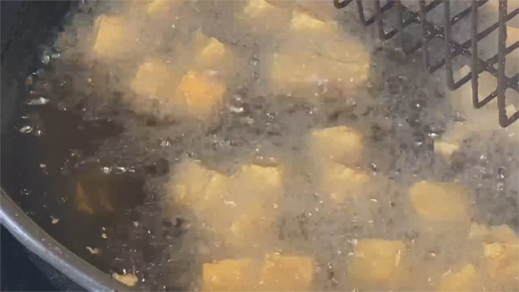 到底有多臭？警查也上門　台中臭豆腐店4年被稽查百次