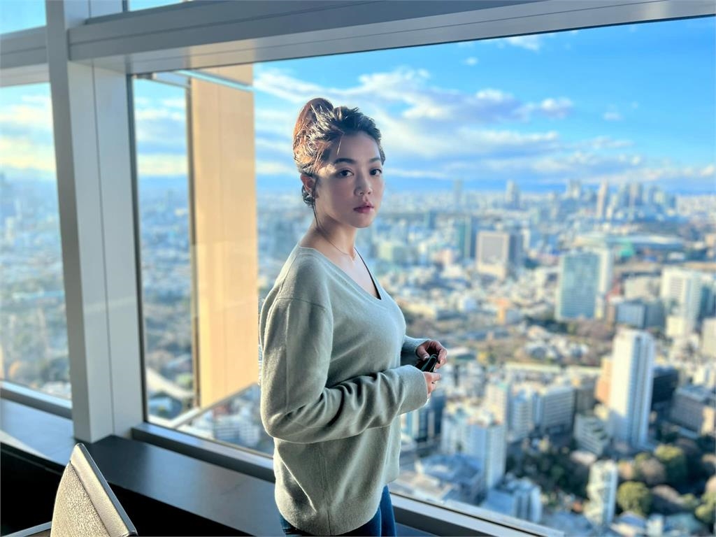 劉方慈卸主播裝「寬鬆私服」曝光！超犯規「空靈仙氣」網窒息：美到爆