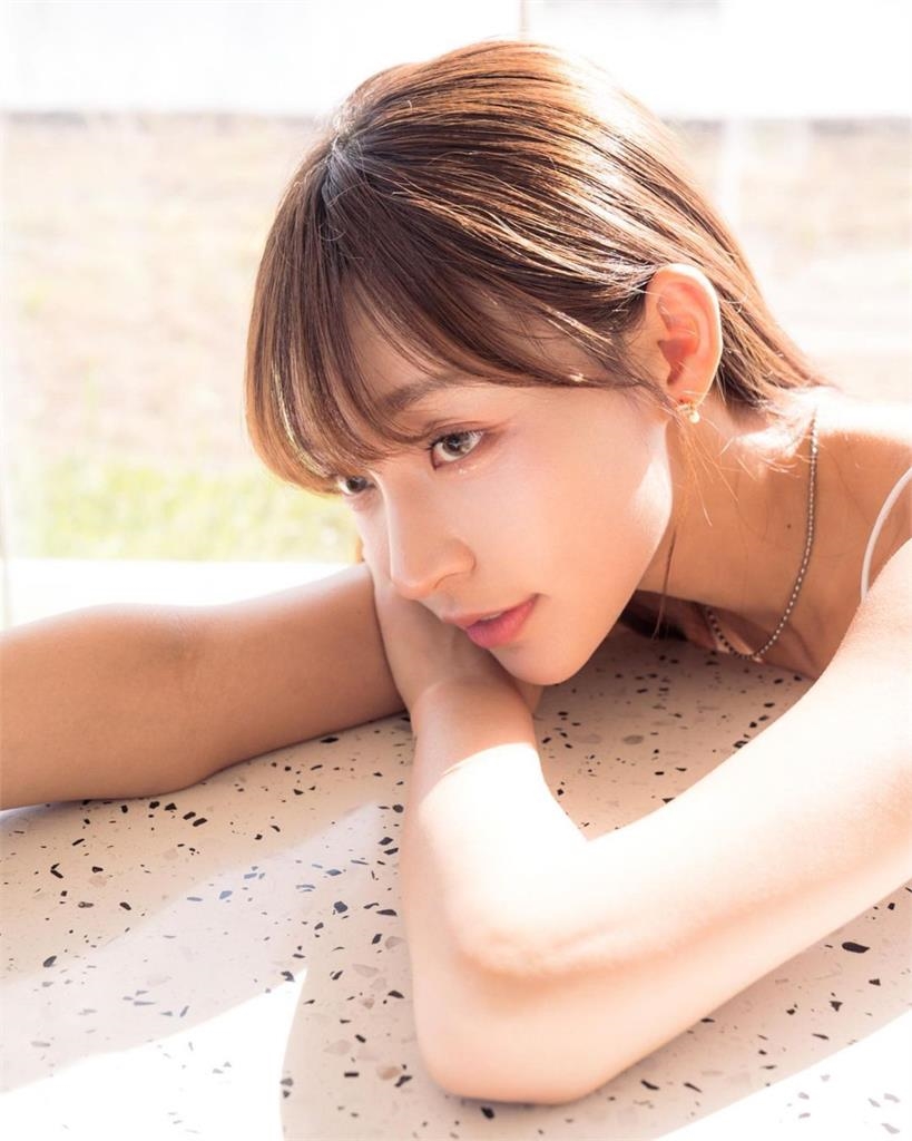 還記得中秋節火辣林襄？她今年改當「清純仙女」小背心扛不住猛料身材