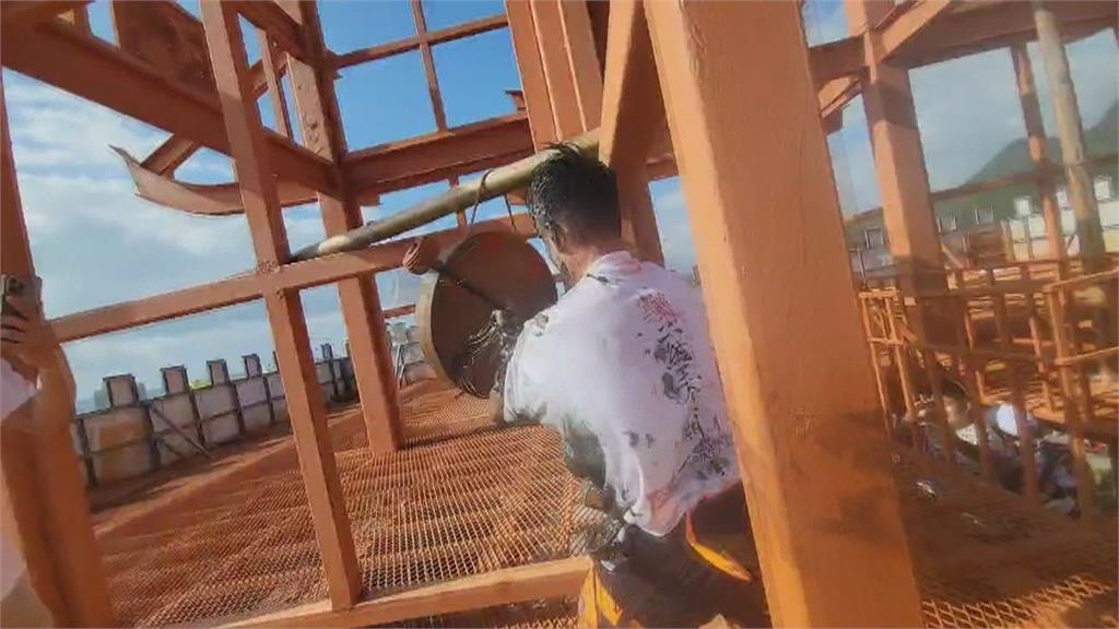 中元夜間搶孤變中秋白天搶孤　百年頭一遭！天氣炎熱成考驗