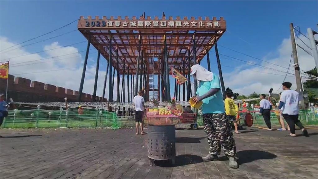 中元夜間搶孤變中秋白天搶孤　百年頭一遭！天氣炎熱成考驗