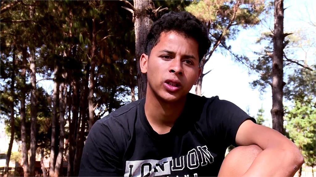 非洲男子看影片自學變高手 帶動馬達加斯加跑酷風氣