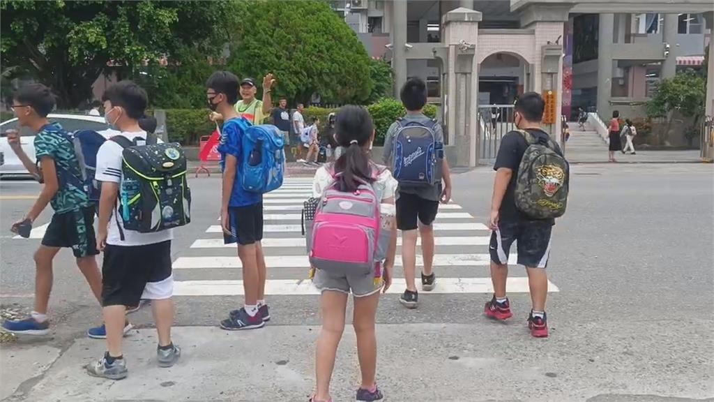 台東放半天颱風假 網友怒罵饒慶鈴「饒半天」