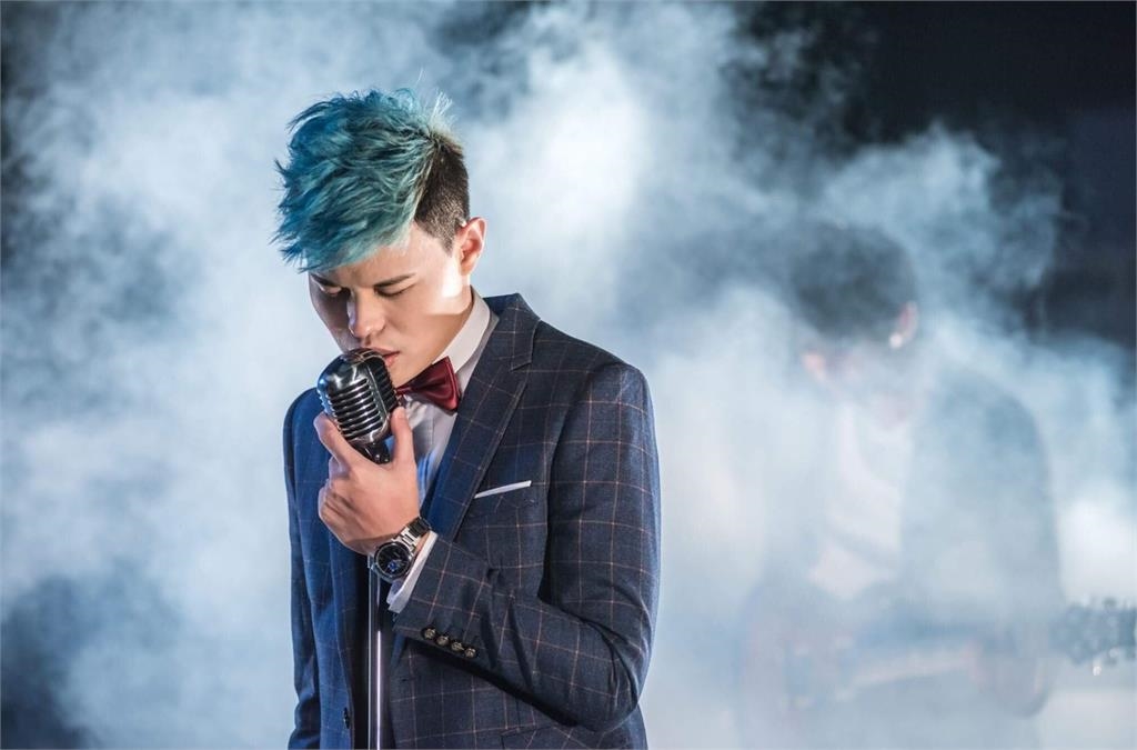 聖結石百萬訂閱停更「震撼回歸」！超慘烈「崩跌流量」網猛酸：錢花完了？