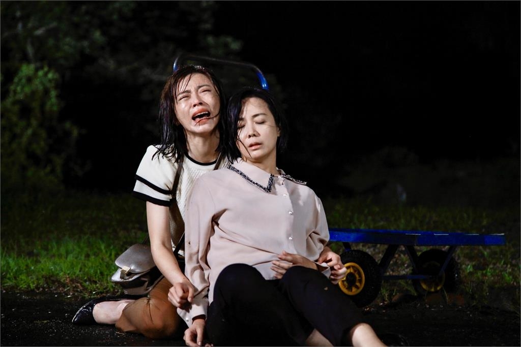 《市井豪門》陳仙梅和女兒王瞳颱風夜相認!演技派逼哭全場