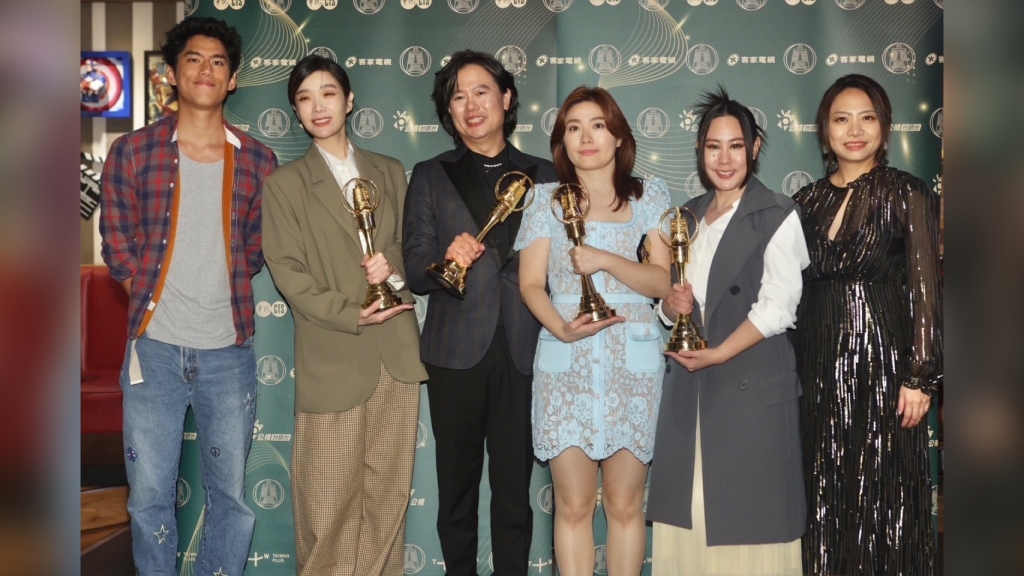 蔡淑臻冷靜奪「視后」 自曝忘一段感謝詞相當懊惱! 聞《村裡來了個暴走女外科》奪大獎爆哭