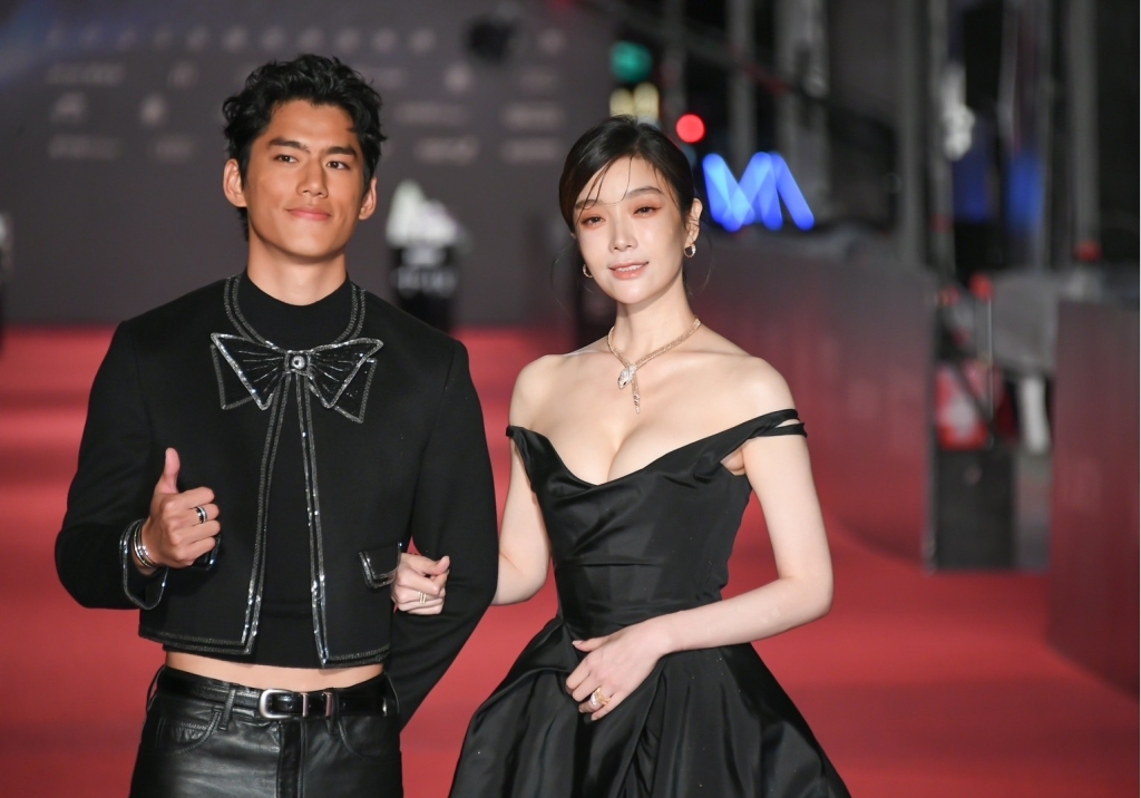 蔡淑臻冷靜奪「視后」 自曝忘一段感謝詞相當懊惱! 聞《村裡來了個暴走女外科》奪大獎爆哭