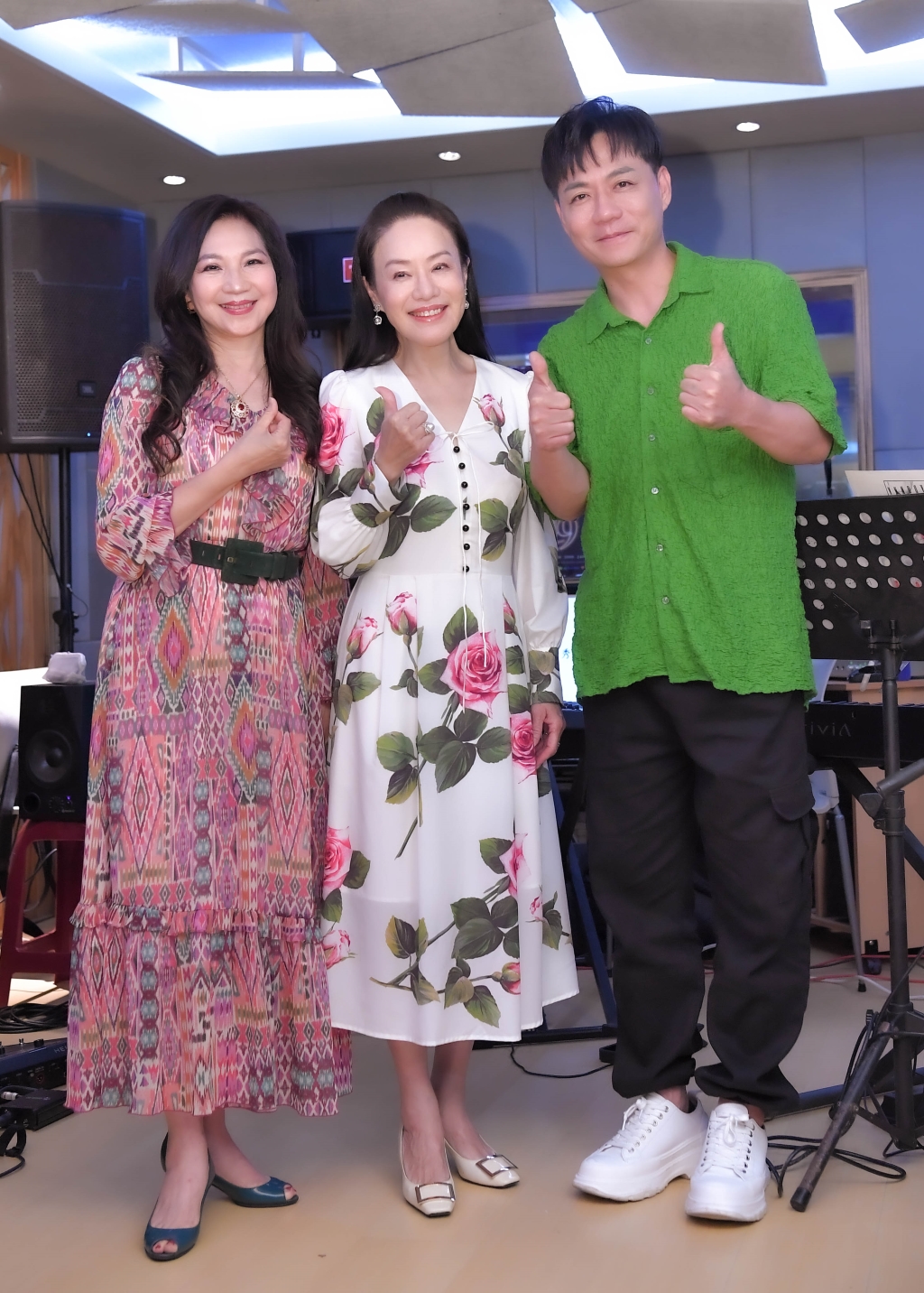 陳隨意老婆謝宜君高鐵自摔縫6針!「黃金歲月」演唱會練唱他露面全說了