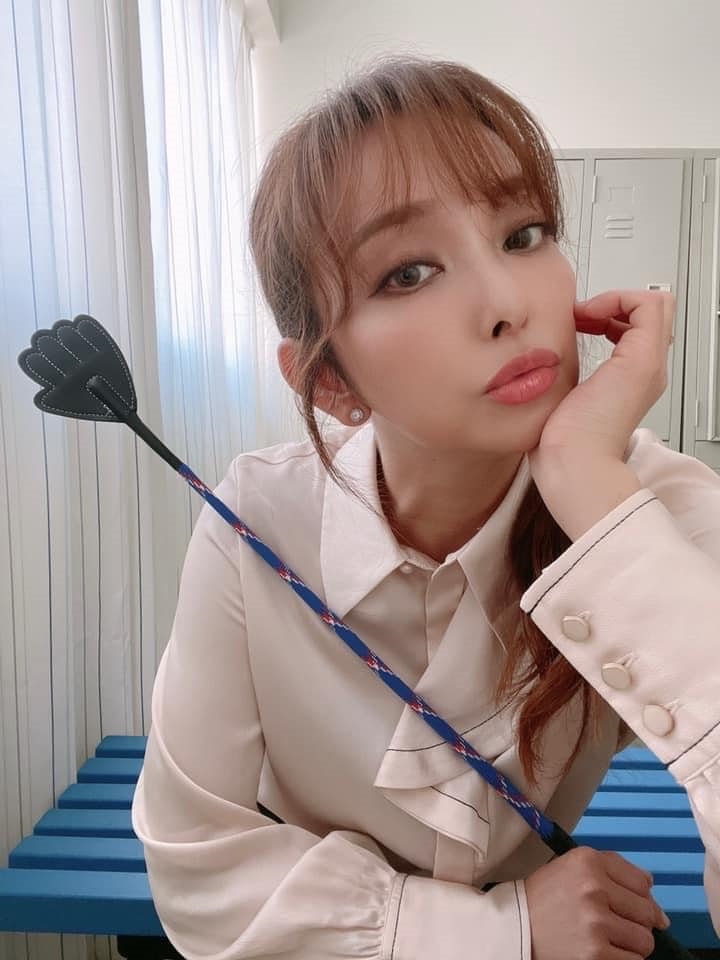 愛紗驚喜宣布新身分!嗨曬「夢幻穿搭」:籌備很久了〜粉絲驚:不敢相信