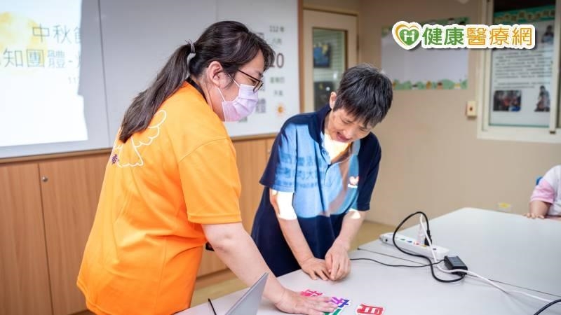 這些經典老歌你聽過嗎? 讓身心障礙者琅琅上口,有助延緩老化 這些經典老歌你聽過嗎? 讓身心障礙者琅琅上口,有助延緩老化