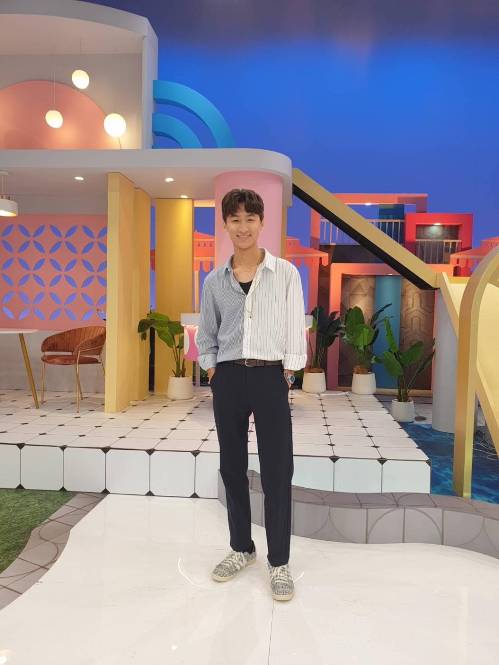 遺傳爸媽好基因！侯昌明、曾雅蘭愛女出國求學才一個多月「從少女轉變成熟自信美」引網友驚呼