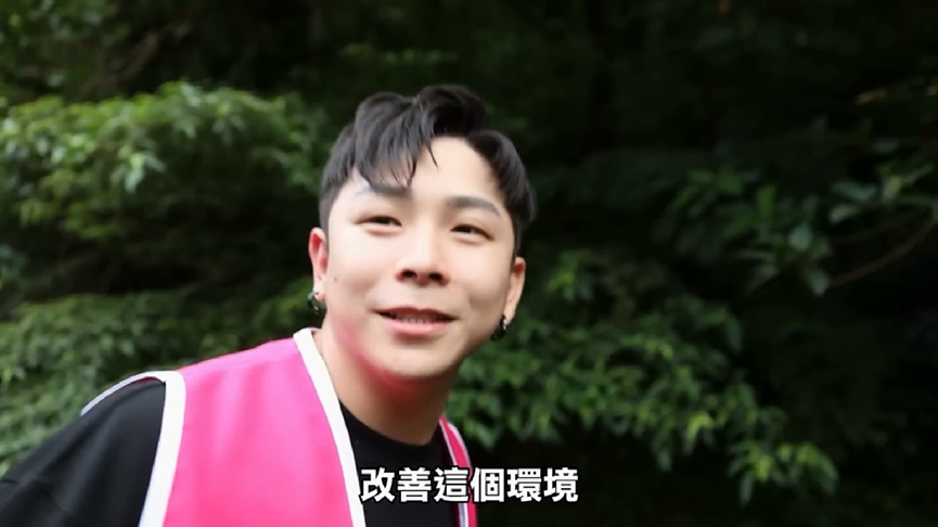 成本超過250萬元!網紅捐上萬公斤狗飼料做公益 網感動讚:令人敬佩