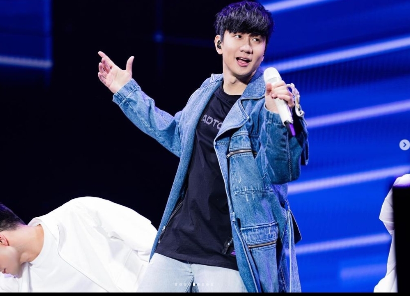 林俊傑手指「90度彎曲變形」畫面曝光!親曝受傷原因:希望只是惡作劇…